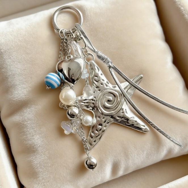 Bohemian Style Vintage Starfish Keychain with Pearl Heart Beads, Beach Vacation Style Niche Accessory