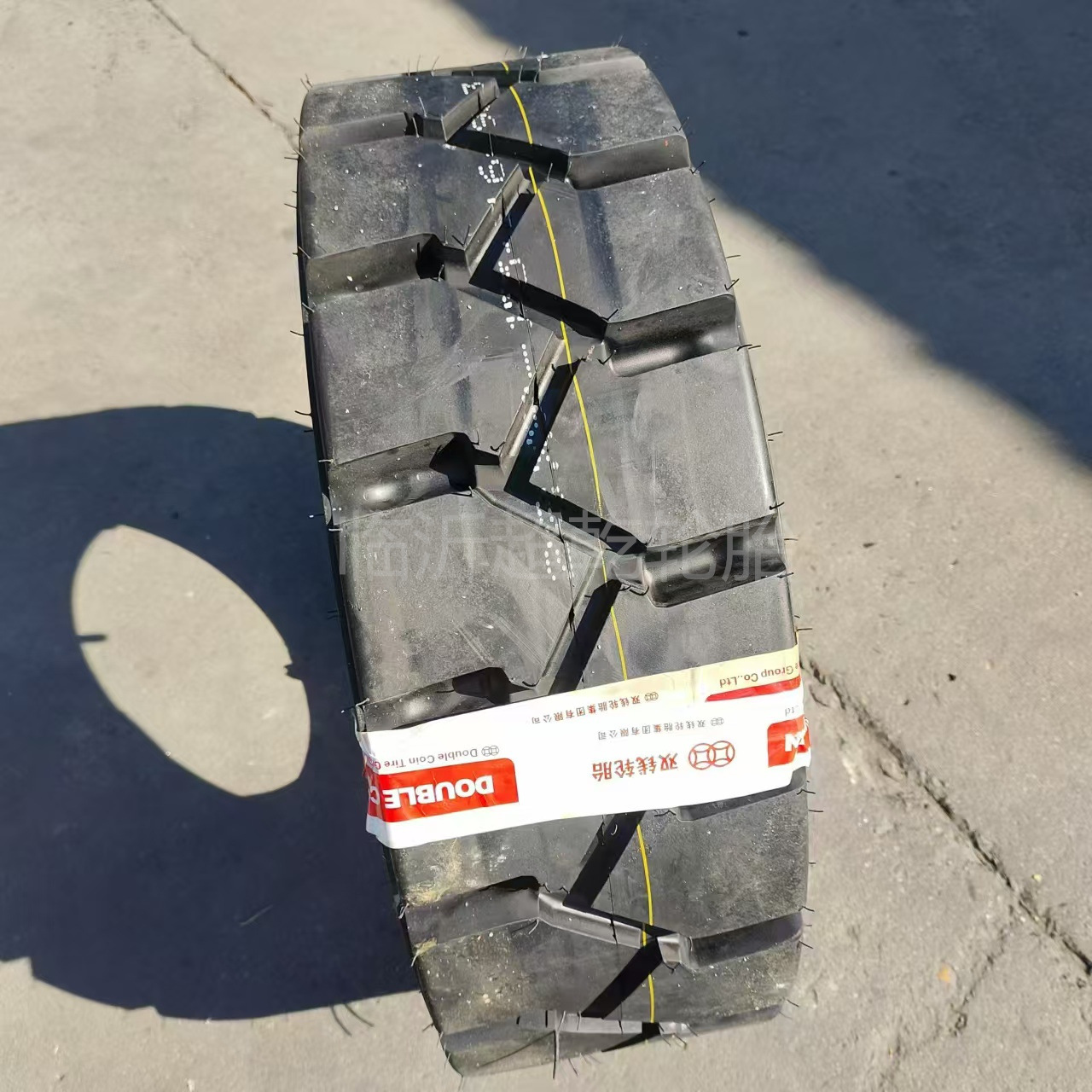 批发双钱轮胎28x9-15前轮叉车胎加深充气加重矿山胎28-9-15工业胎
