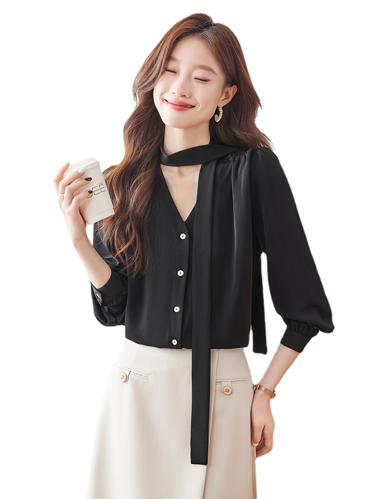 Classic shiffon shirt with bow