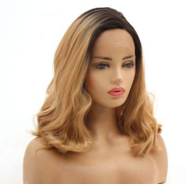 Fábrica de fibra química al por mayor de encaje frontal de maíz marrón rizado corto y rizado peluca de corte medio gancho de media mano cubierta de cabeza femenina LW0009