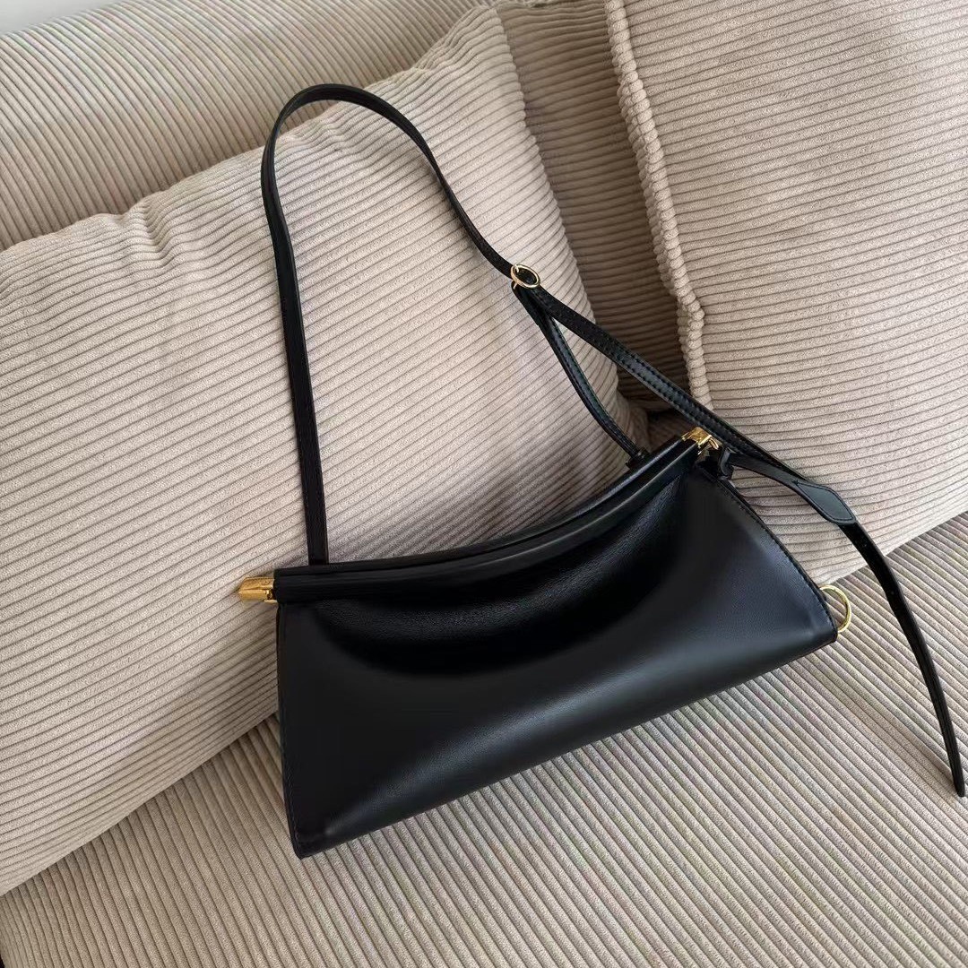 Stylish Women's Crossbody Bag Versatile Underarm Shoulder Bag_voghion.com