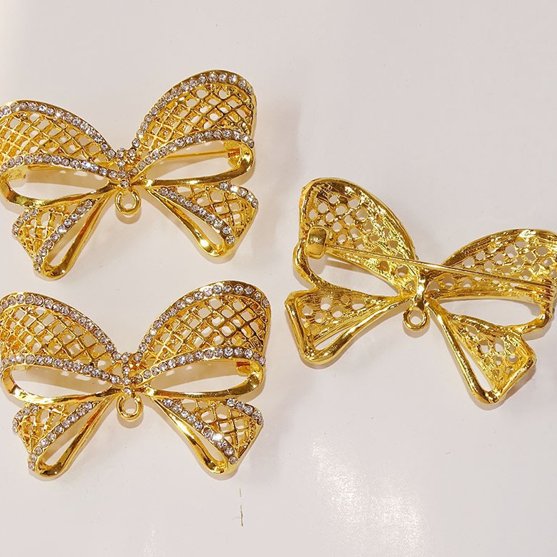 Spilla farfalla elegante per donna, spilletta perla accessorio_voghion.com