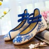 Low -heeled shoes blue and white porcelain shallow beef tendon embroidered cloth women's shoes mothers shoes and dance