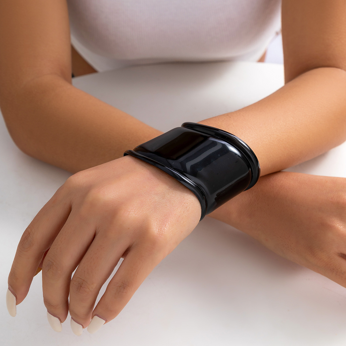 Manschettenarmreif für Damen, offene, breite, glänzende Armbänder, Wickelarmbänder_voghion.com