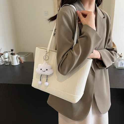 This year's popular bags for women large capacity 2024 new casual simple shoulder bag versatile class commuting tote bag