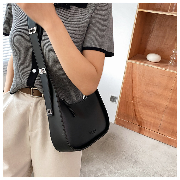 Simple Casual Large-capacity Bucket Bag display picture 9