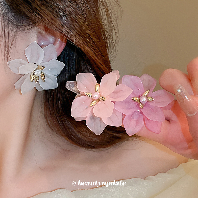 Aguja de plata Super Hada flor pétalo pendientes geométricos de moda exagerada chica corazón Stud pendientes dulce fresco pendientes de alto grado