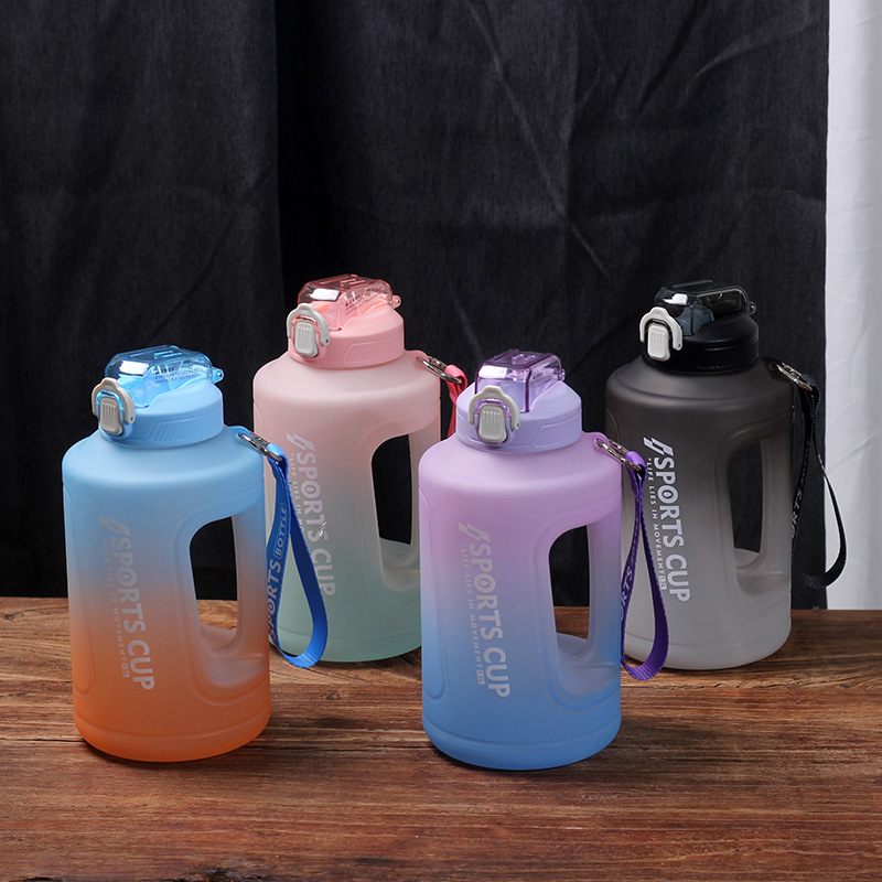 1.5L de gran capacidad tonelada barril portátil hervidor de agua con escala gimnasio taza fitness escala botella de agua Internet celebridad taza