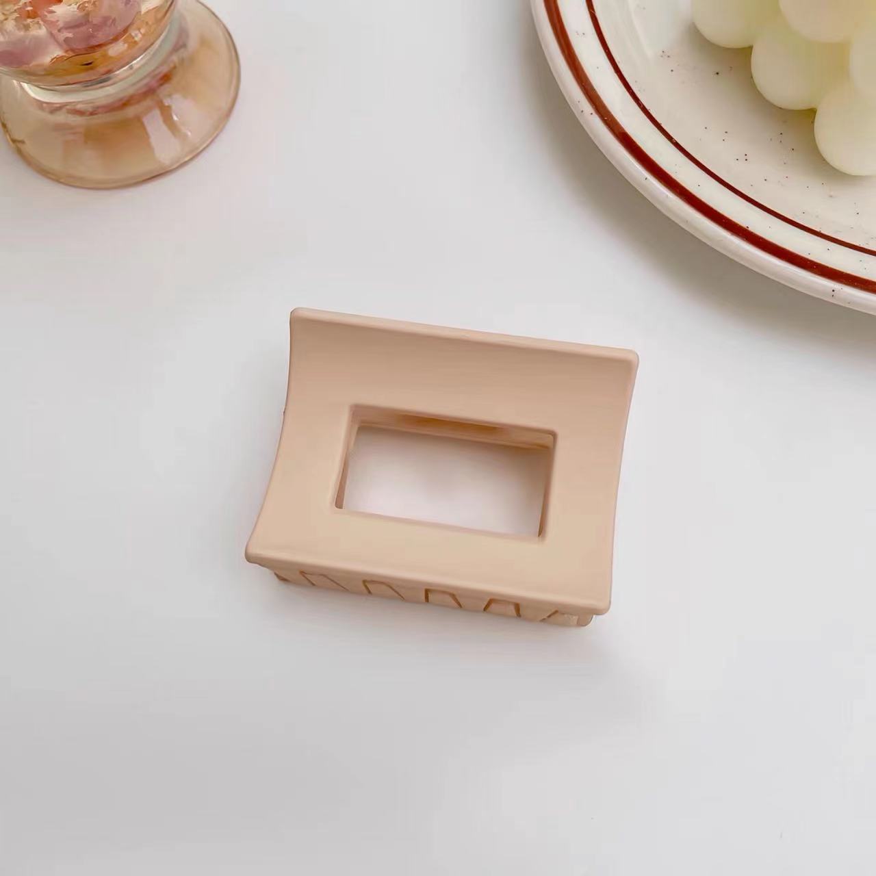 Clip de tiburón de gran tamaño elegante clip de pelo updo 2024 nuevo clip de celebridad de Internet tocado retro simple horquilla para mujeres