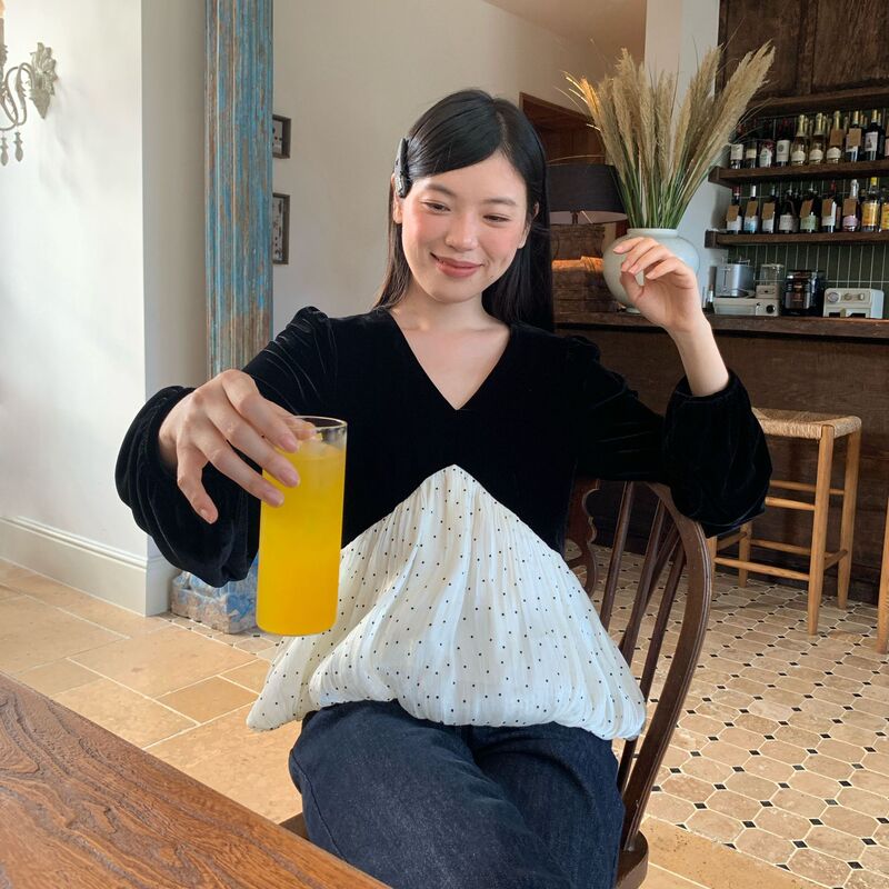 Interpreting Beauty Newopen 25 Autumn Petite Vintage Age-Reducing Patchwork Long Sleeve V-Neck Velvet Sweatshirt for Women F6637