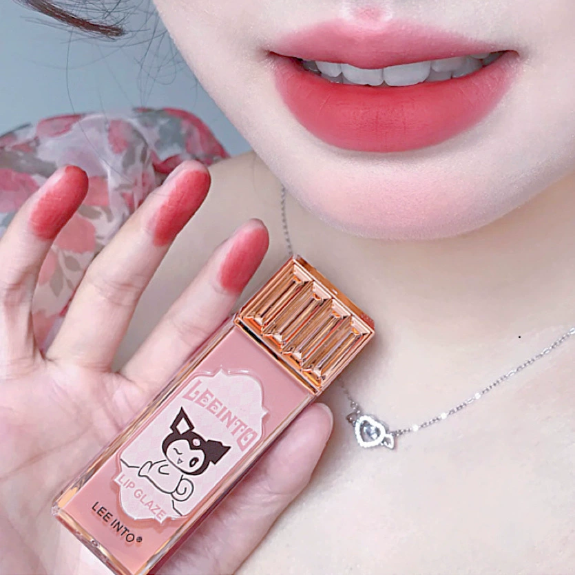 Очистка LEE INTO Yunrou Sweet Velvet Lip Glaze доступная помада с эффектом бархатной помады