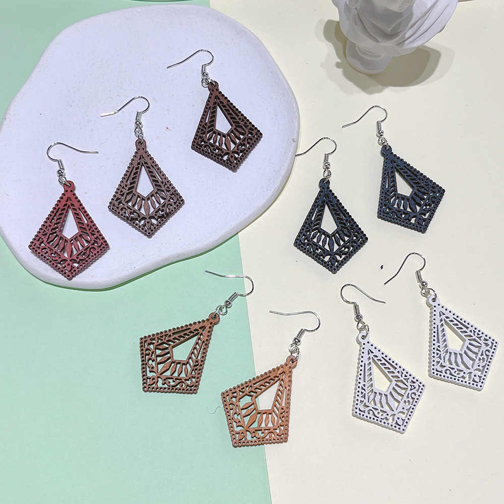 Fashion Rhombus Wood Carving Women's Drop Earrings 1 Pair display picture 1