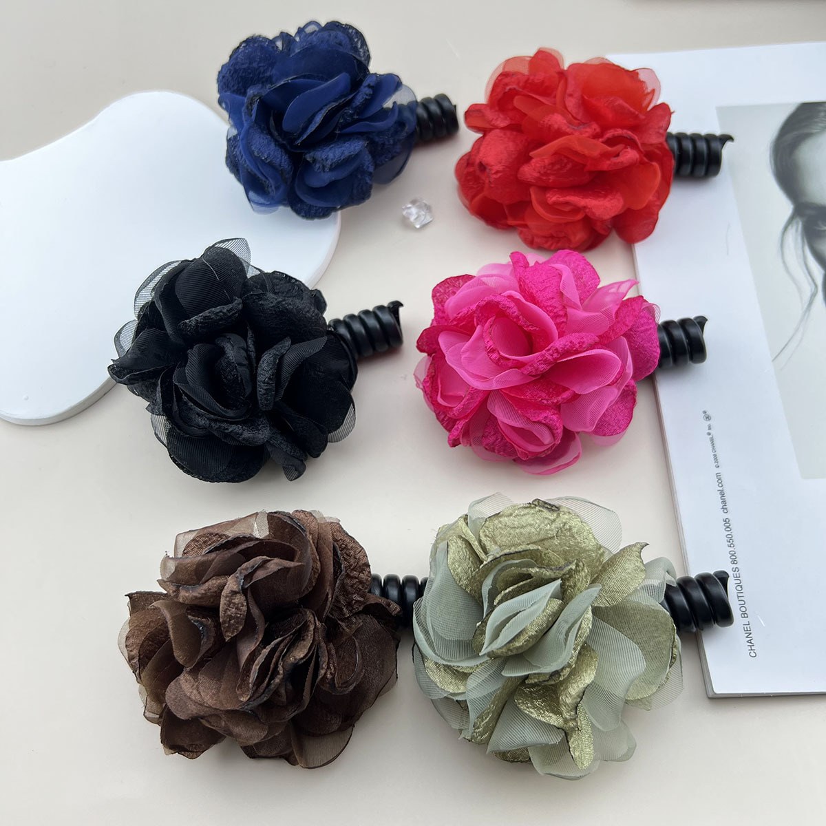 Women's Sweet Simple Style Flower Plastic Cloth Hair Tie display picture 1