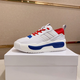 �W��վ��Ьɽ��ҫ˾�r�г����\�����eС��Ь���ļ��¿����ϵ�Ь