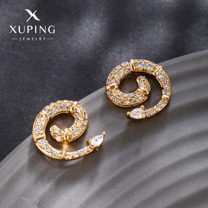 Xuping Amazon joyas transfronterizas micro incrustadas con zirconio personalidad pernos de orejas pendientes de lujo ligero pendientes de alta calidad mujeres