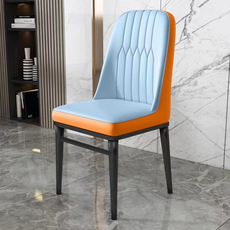 Sillas doradas cómodas sillas de comedor domésticas sillas de respaldo modernas sillas de hotel lujosas sillas de ocio de alto nivel mesa de comedor