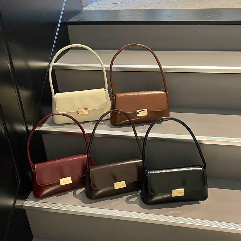 This year's popular fashion Korean-style solid color textured simple shoulder strap crossbody bag 2026 new exquisite ins small square bag