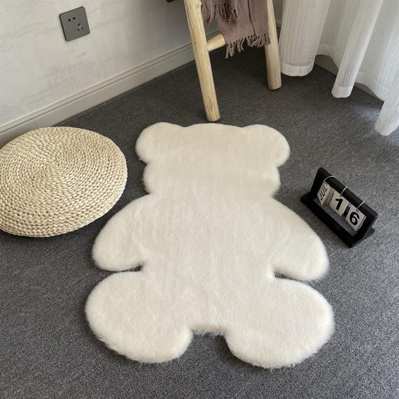 Ins Cute Bear Carpet Plush Decorative Carpet Bedroom Renovation Girl Heart Popular Kidsren's Room Bedside Floor Mat