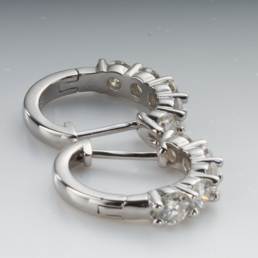 Europa y los EE.UU. explosión S925 plata mozanita pendientes de 3 mm aretes de corte redondo moda simple para orejas de mujer