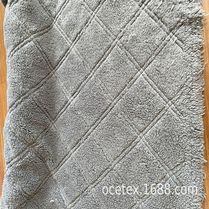 厂家批发超声波羊羔绒时装外套面料男女睡衣家居服面料儿童玩具布