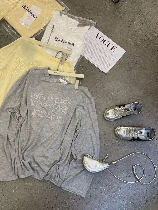 韓国の夏のファッショナブルな斜め襟フォームレタープリントレイジー長袖Tシャツ日焼け止めシャツ女性用ルーズオフショルダートップ|undefined