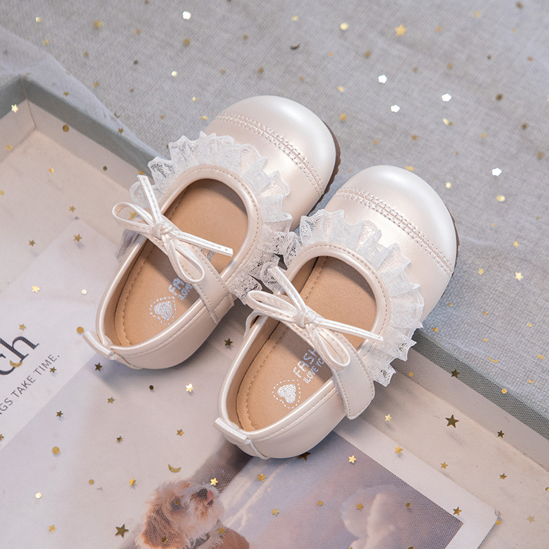 Zapatos de cuero de moda para niñas 2026 primavera y verano nuevos zapatos de arco de encaje para niños zapatos de princesa de estilo único image 5