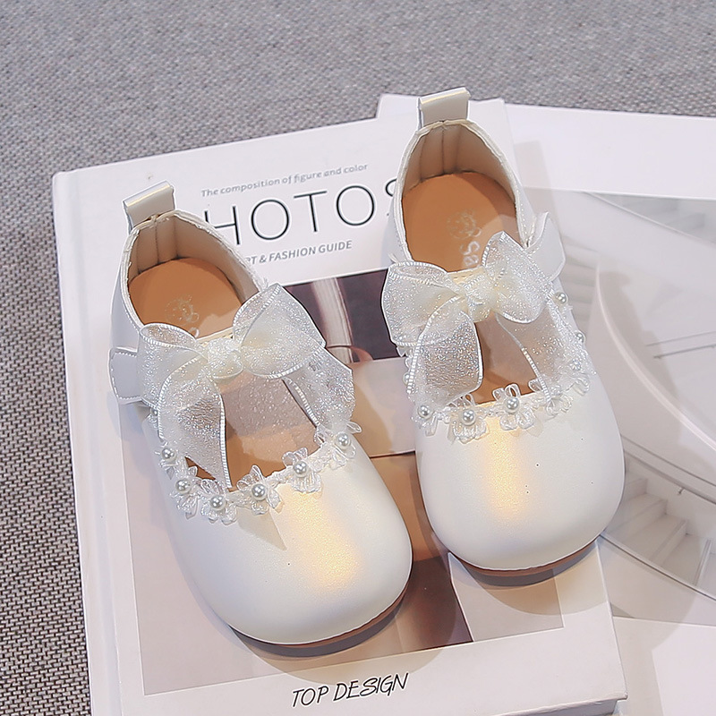 Zapatos de la princesa de perlas de niñas 2026 primavera nuevos zapatos de cuero para niños zapatos de sol suave para niñas zapatos de rendimiento de moda image 3