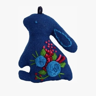 Embroidered Rabbit Brooch Pendant, Cute Blue Flower, Versatile Accessories, Small Fresh Style Intangible Cultural Heritage, Cultural and Creative Ethnic Cultural Gifts