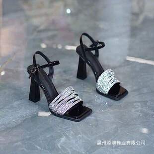 ���Ś��|��һ�ֿێ��߸�ŮЬ2025�ļ�ͬ��^�ָ������Ь