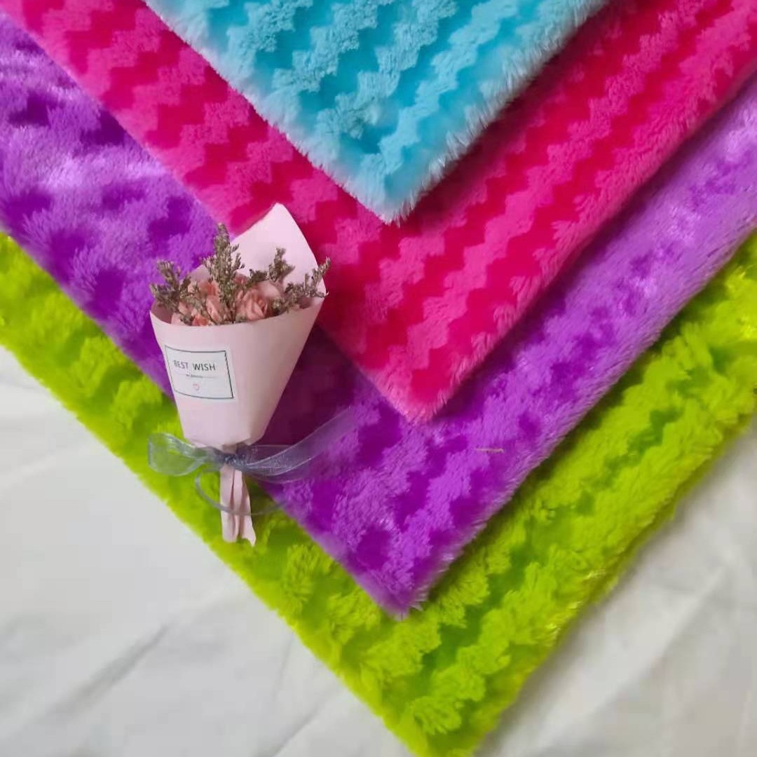 现货经编双色PV绒西瓜条阳离子波浪纹毛绒玩具鞋帽狗窝毛绒面料