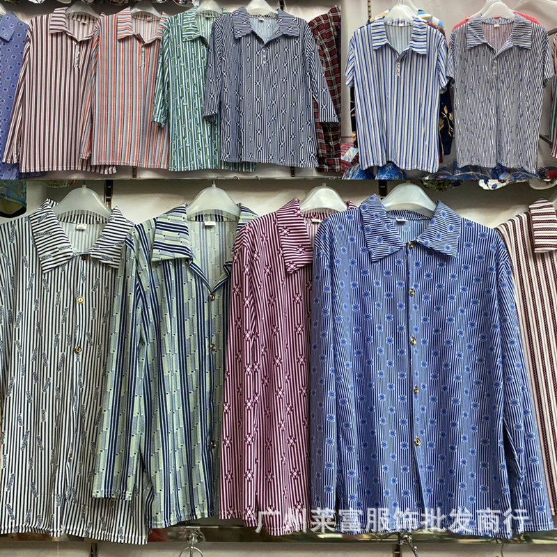 農村は、朝市の夏の中高年の母親が半袖tシャツ1688の商品を仕入れて5元の服装を卸売りした|undefined