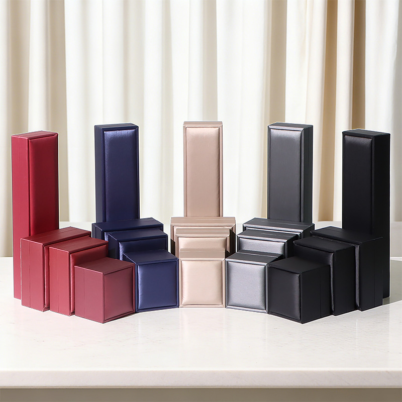 高档直角拉丝PU皮首饰盒戒指盒项链挂件吊坠手镯珠宝饰品包装盒