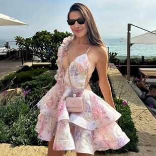 ���uͨ�羳���Q�W��Ů�b2025�ļ��¿�첱¶��ϵ�������B��ȹ