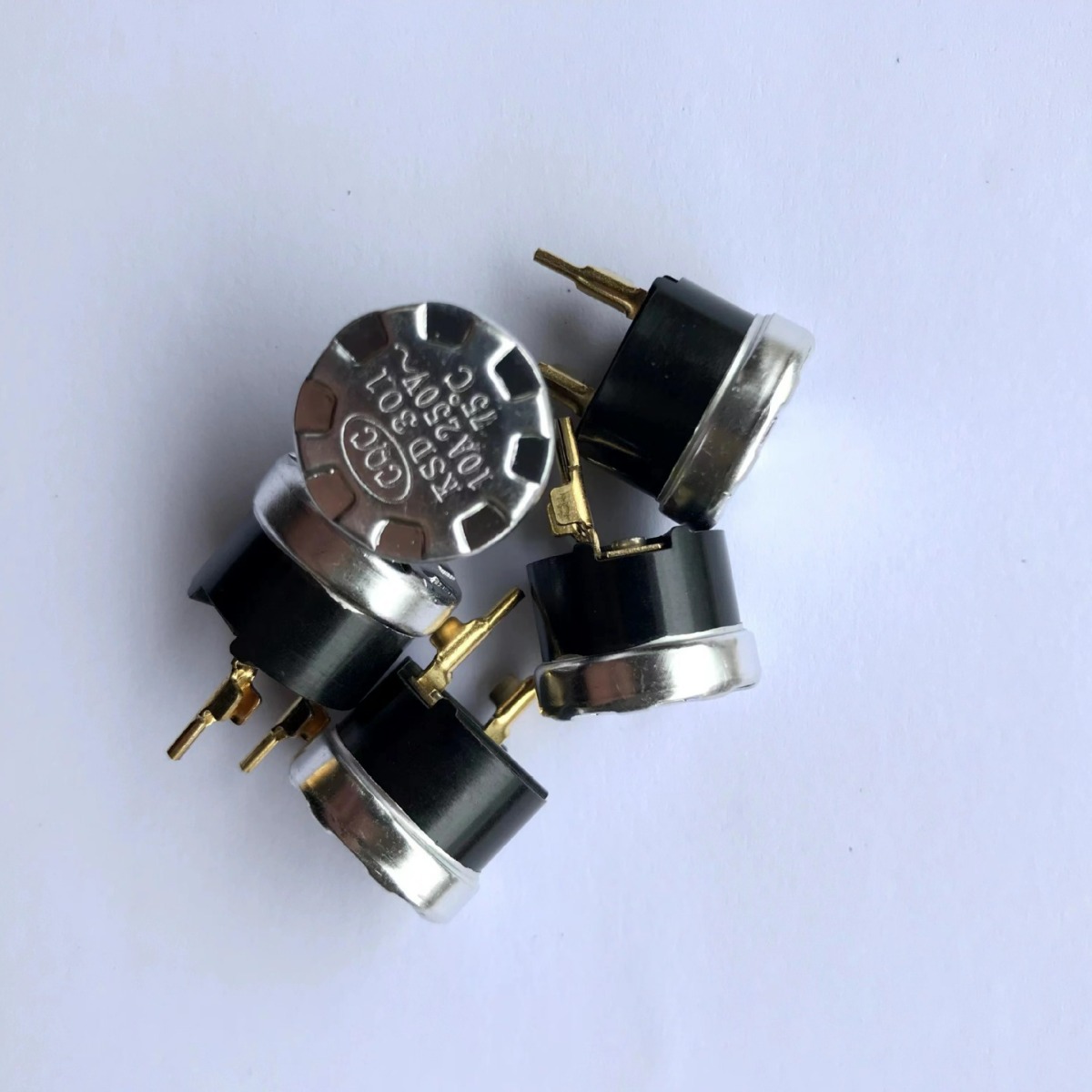 KSD301F温控器开关通用限温器电热水器突跳式保护器配件250V10A