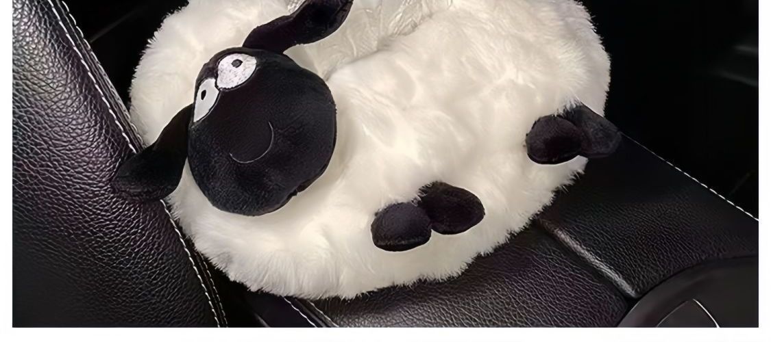 Sean Little Lamb's hanging tissue box is suitable for car use, as an in-car decoration for the armrest box