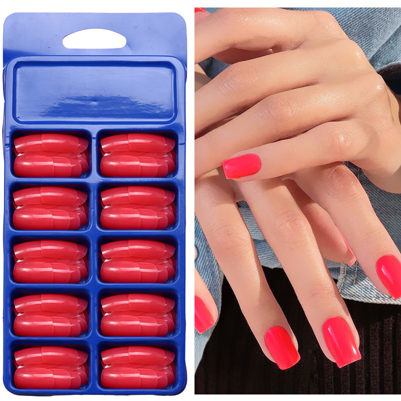 120 piezas de uñas falsas de color sólido desnudas cuadradas cortas desmontables de uñas en una caja azul
