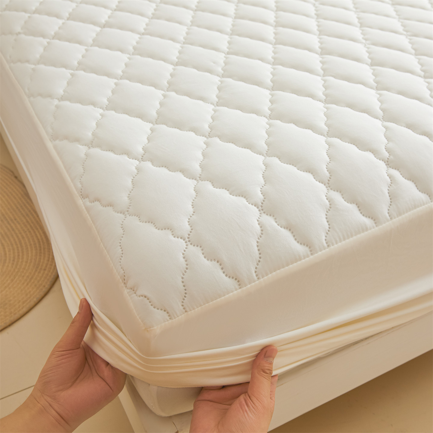 Protector de colchón impermeable con relleno de algodón, de una sola pieza gruesa, cubrecama con barrera contra orina, protector de colchón para Amazon, disponible con envío directo.