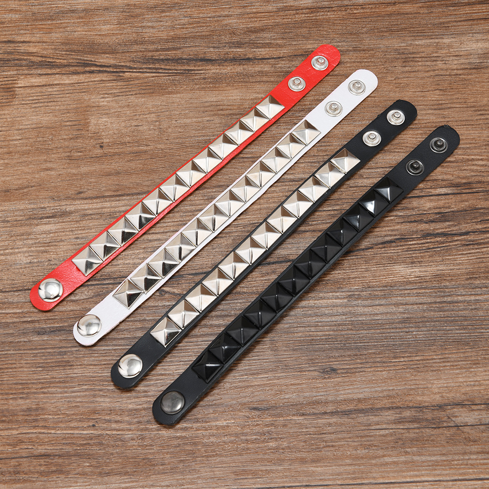 朋克铆钉手链牛皮手镯欧美个性潮流街拍铆钉手环情侣皮革手环饰品