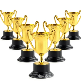 化妆服饰道具;过家家玩具;塑料工艺品