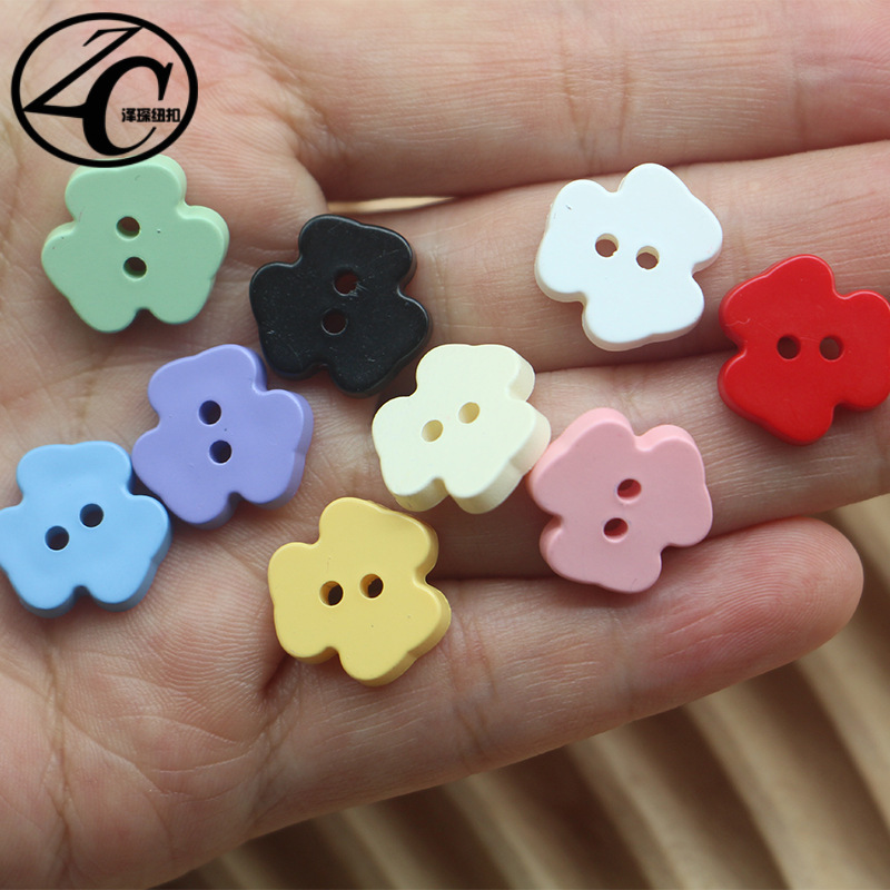 Plastic Colorful Clover Buttons for Children's Clothing, Cartoon Cute Two-Eyed Hand-Sewn Buttons, Handmade DIY Sticker Accessories Plastic Colorful Clover Buttons for Children's Clothing, Cartoon Cute Two-Eyed Hand-Sewn Buttons, Handmade DIY Sticker Accessories