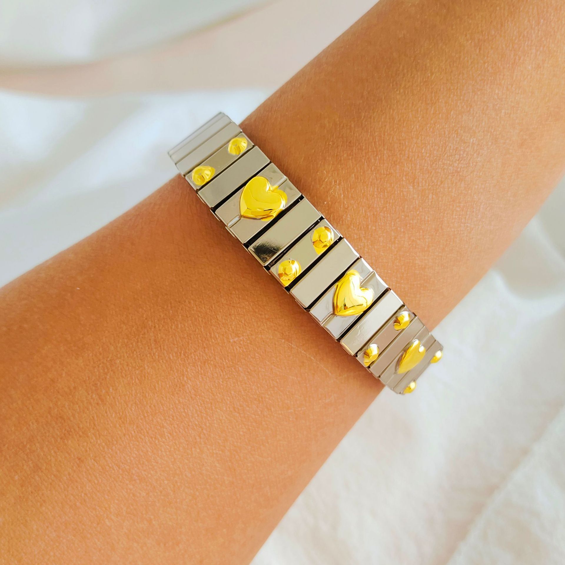 T-shirts & Shirts display picture 7