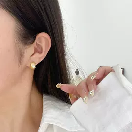 耳钉;项链;耳环