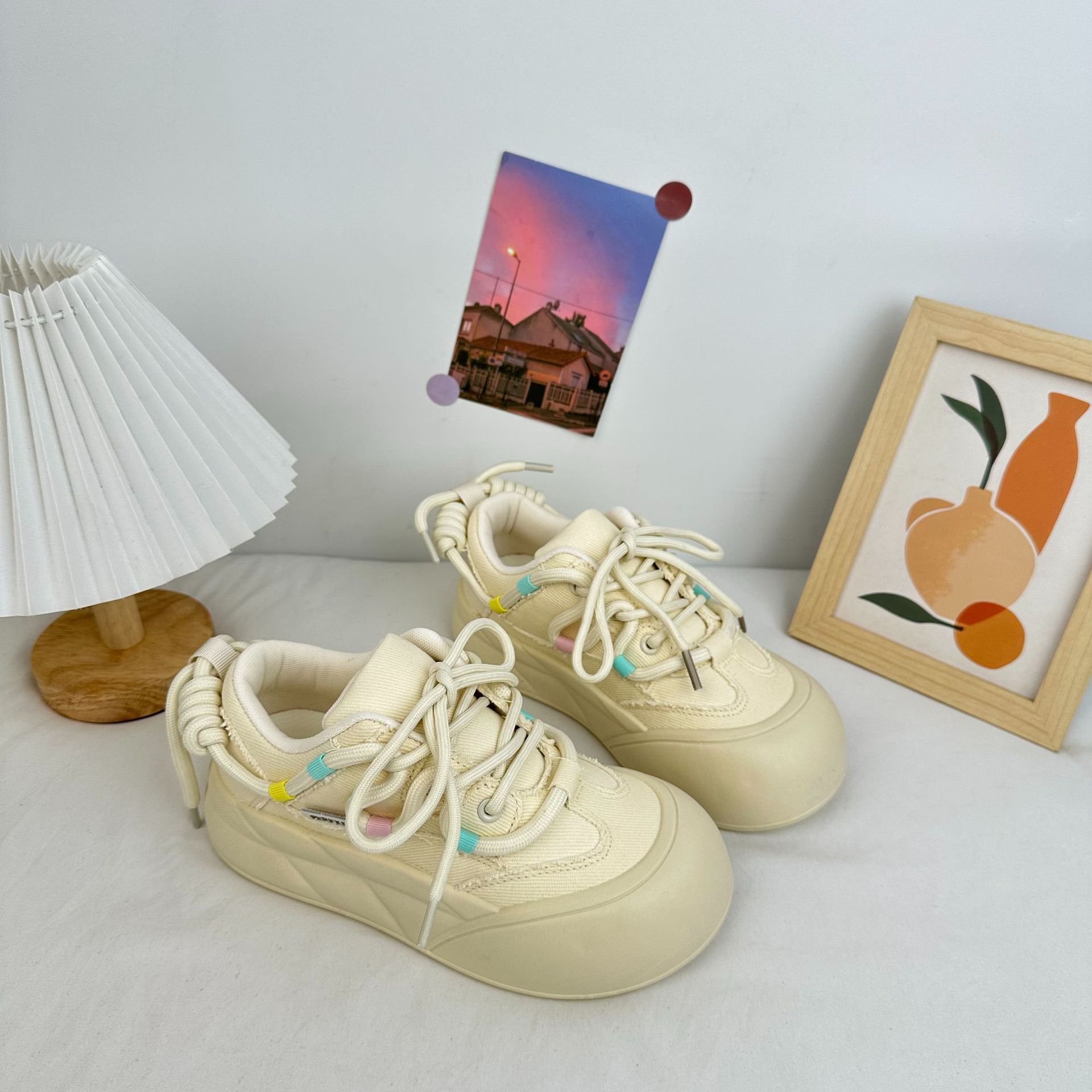 Zapatos de pan de fondo grueso de larga onda para mujeres 2024 otoño japonés coreano, zapatos de patineta de cabeza redonda, zapatos de lona