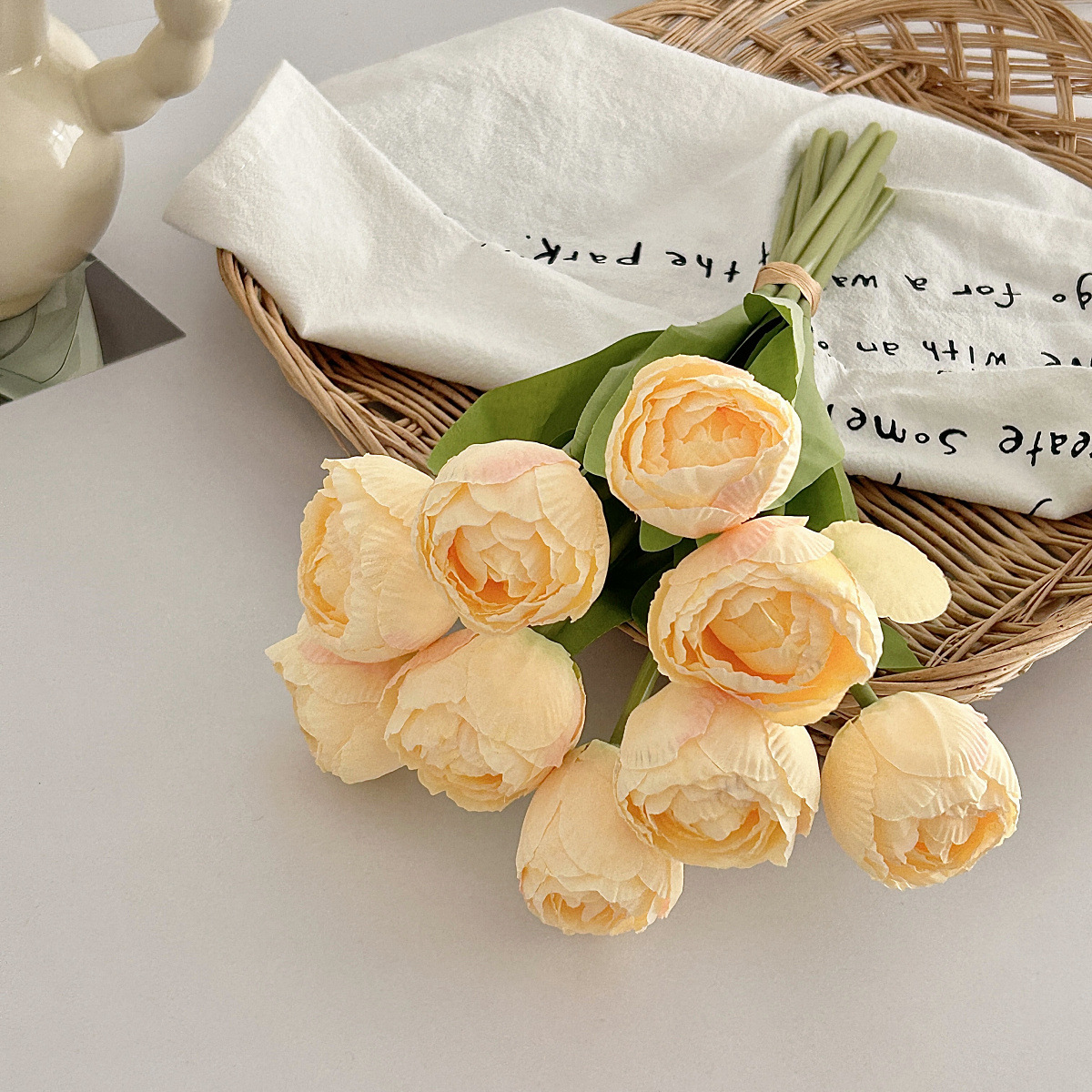 Tulipanes de cabeza larga simulación de flores de borde focal Tulipanes de mano ramo de flores decoración de la sala de estar en el hogar flores falsas accesorios de fotografía