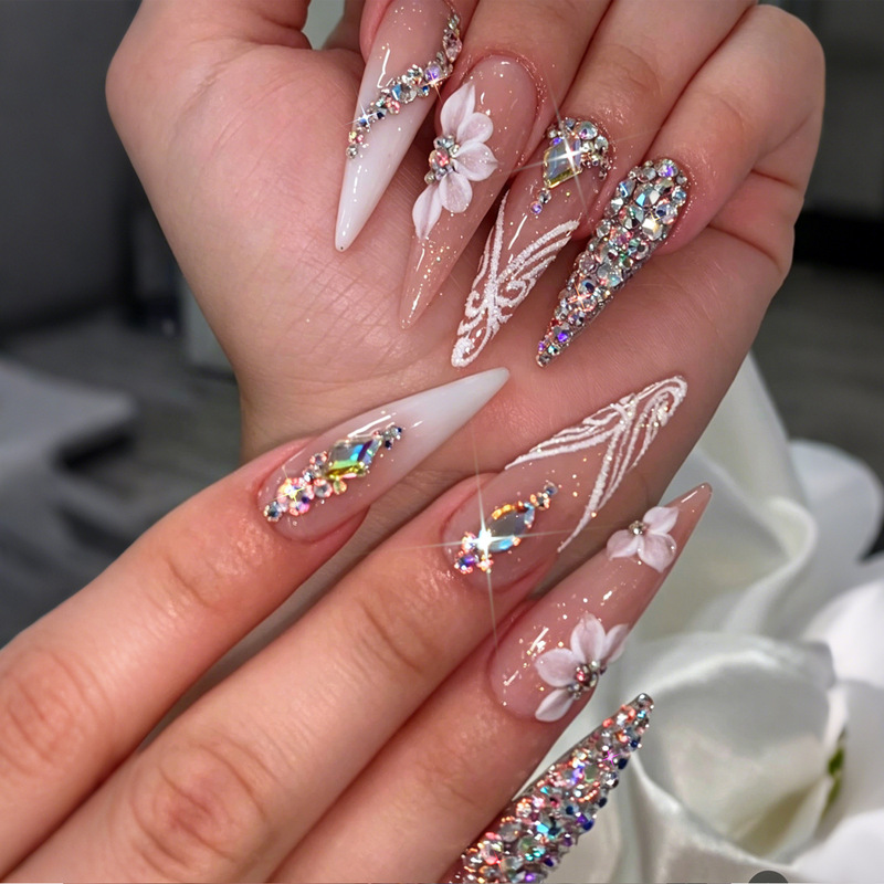 24 Pieces of Nude Pink Gradient Full Diamond Press-On Nails, Medium-Length Pointed Shape, Light Luxury Style, Lace Pattern, Carved Nail Art Stickers, Cross-Border