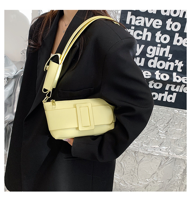 Underarm New Fashion One-shoulder Small Square Messenger Bag 24*12*6cm display picture 1