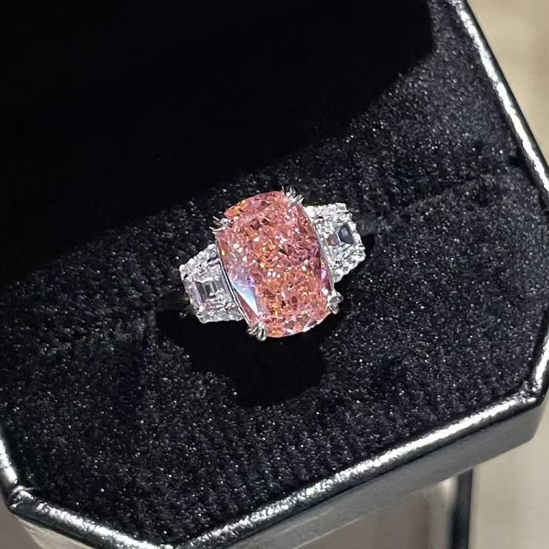 High-end Artificial Pink Ice-cut Designer Ring Light Luxury Style_voghion.com