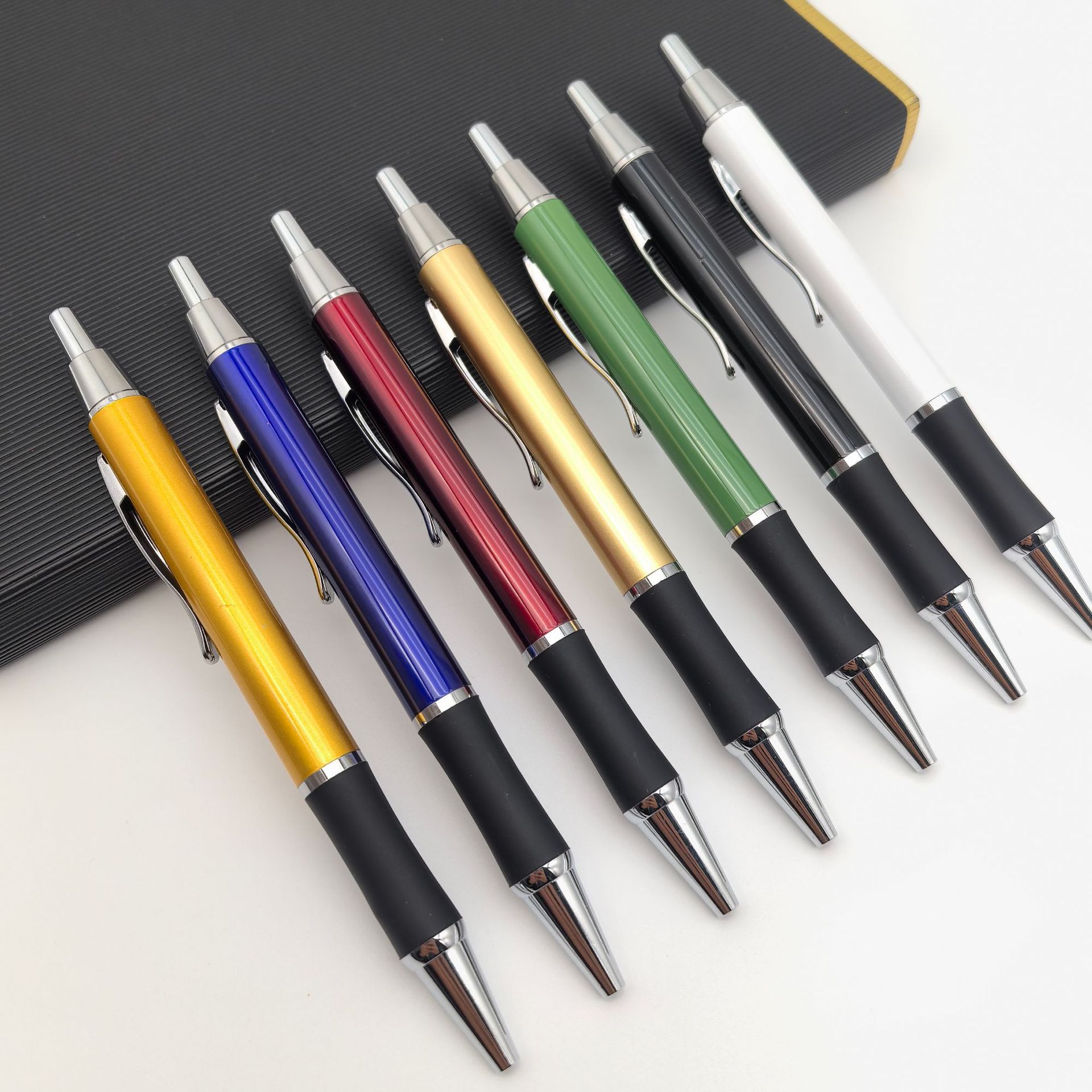 Metal personalizado pulsador antideslizante silicona cubierta bolígrafo bolígrafo de regalo de negocios bolígrafo de firma bolígrafo de conferencia