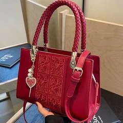 新作のウェディングバッグ赤い国風刺繍バッグ女性ファッション