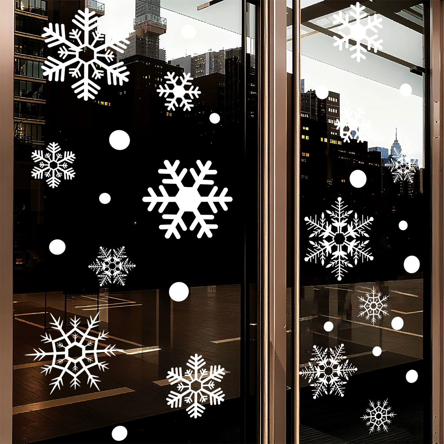 Белые наклейки-снежинки — популярный трансграничный товар для зимних снежных пейзажей, наклейки на стеклянные окна, рождественские украшения, статические наклейки-снежинки.